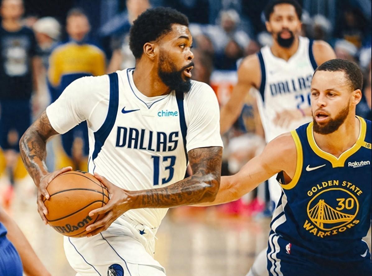 开云体育-库里重返赛场,夺冠首场状态出色,中国队观众沸腾!的简单介绍