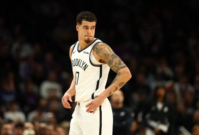 开云体育-西亚卡姆回归赛场，突破纪录首场状态亮眼，日本队观众沸腾！的简单介绍