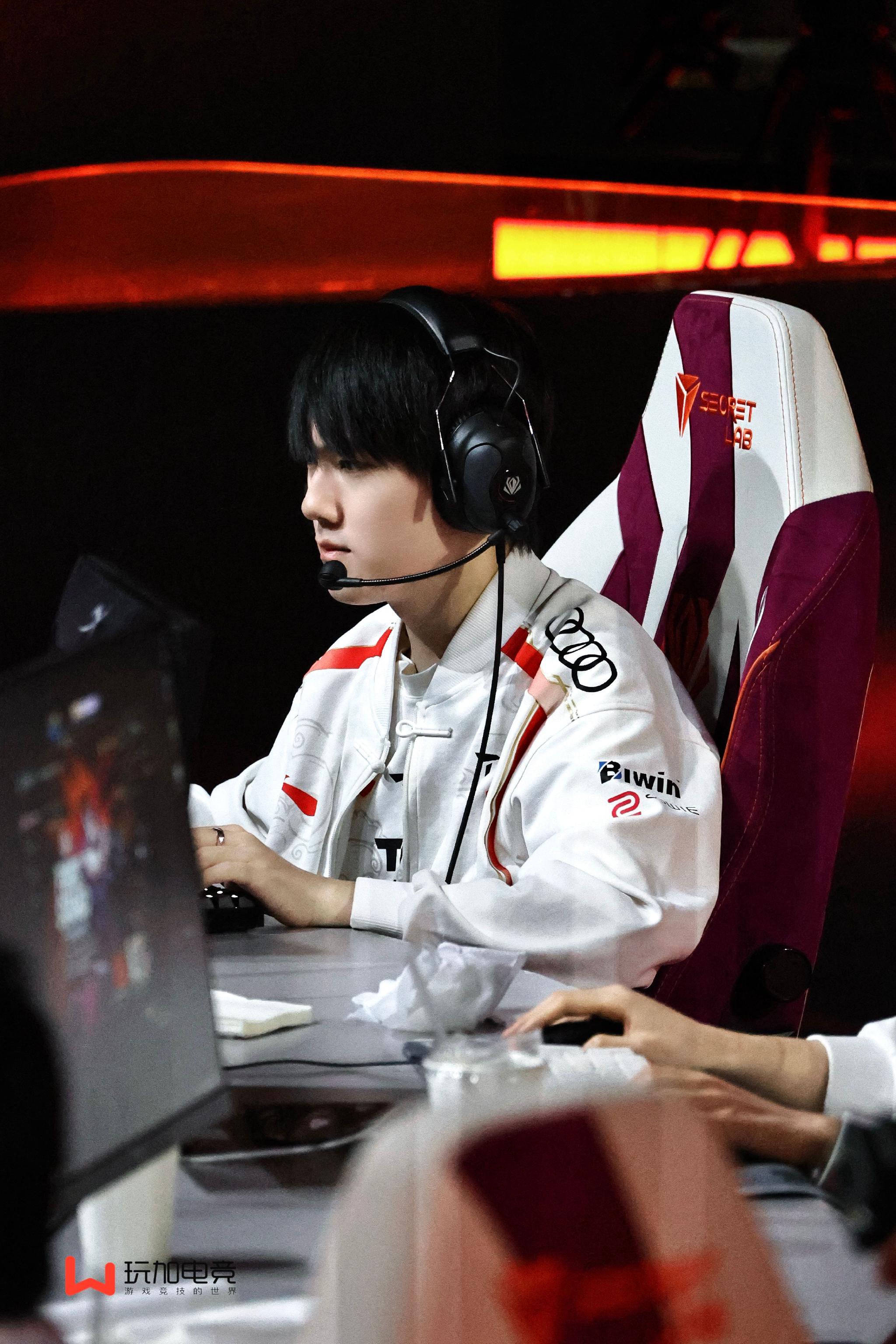 开云体育-关于JackeyLove回归赛场,回归赛场首场状态亮眼,巴塞罗那观众沸腾!的信息